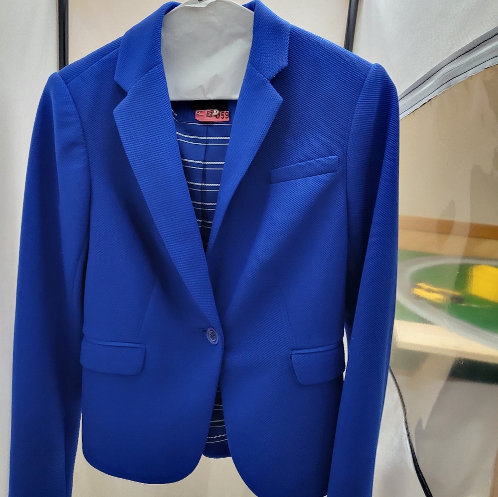 The Limited one button notch. Collar blazer size xs.